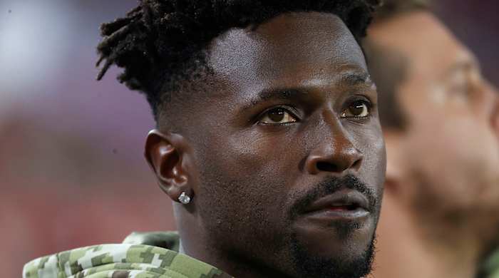 Tampa, Florida, USA; Tampa Bay Buccaneers wide receiver Antonio Brown (81) during the first quarter against the New York Giants at Raymond James Stadium